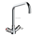 Mélangeur évier PRESTO CHEF monocommande sur plage monotrou avec bec par-dessus. Bec à intérieur lisse, orientable Chromé Réf : 