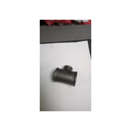 Té réduit 130R fonte malléable noir femelle 26x15x26 réf.130026015026N