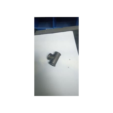 Té 130 fonte malléable noir femelle 15x21 réf.130015N